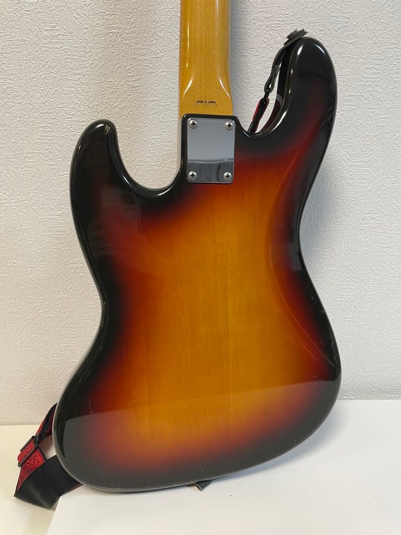 Fender Jazz Bass サンバースト ストラップ付き