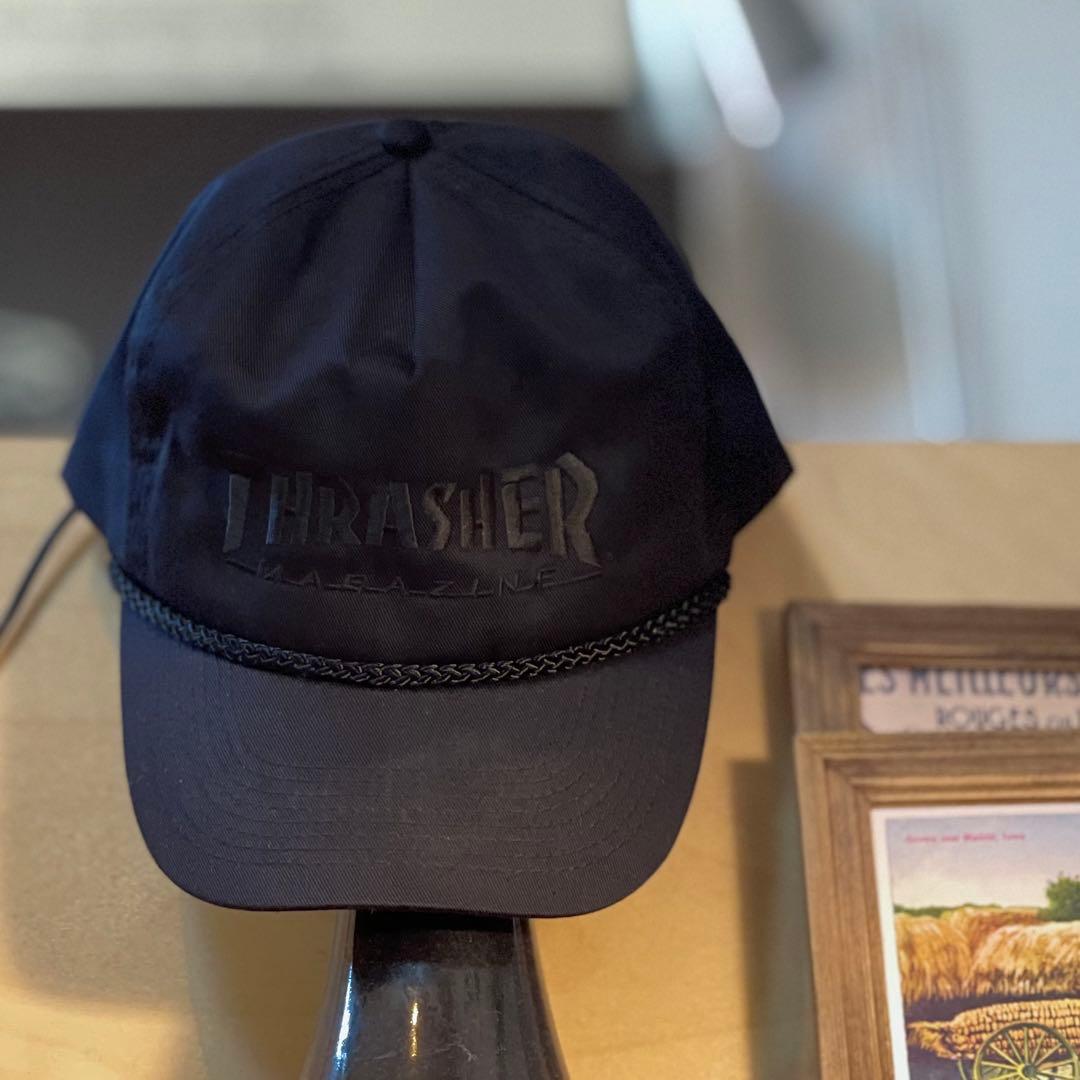 80's THRASHER スラッシャー 黒 スナップバック トラッカーキャップ