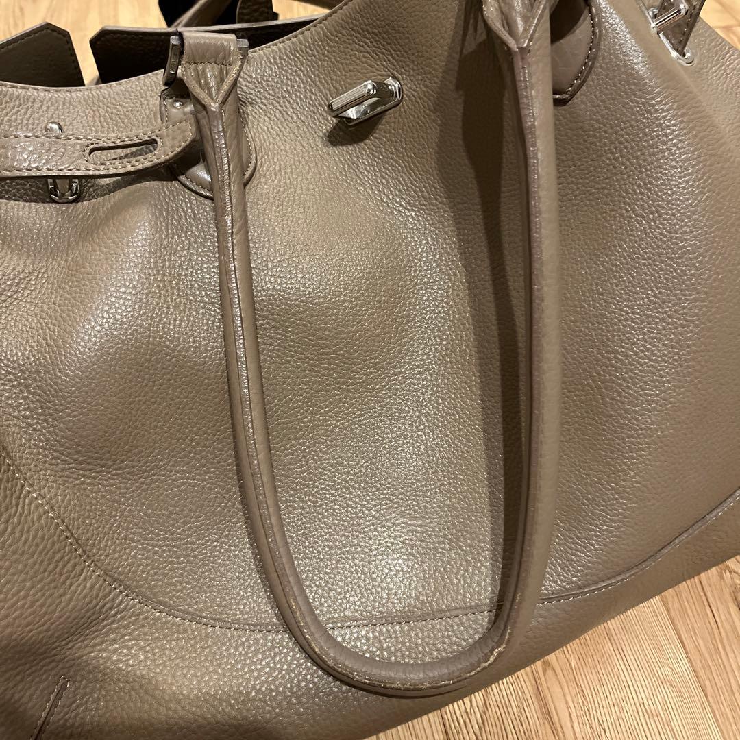 ペッレモルビダ　ボストンバック