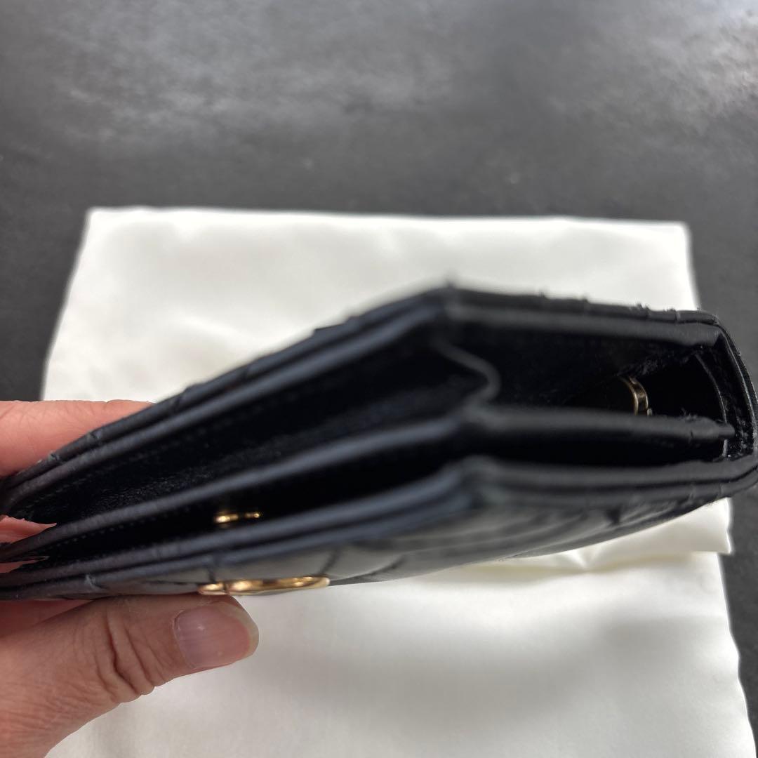 グッチ　２つ折り財布　ブラック　箱付き