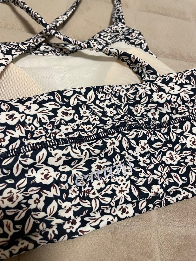 【美品】emmi yoga 花柄ウェアセット