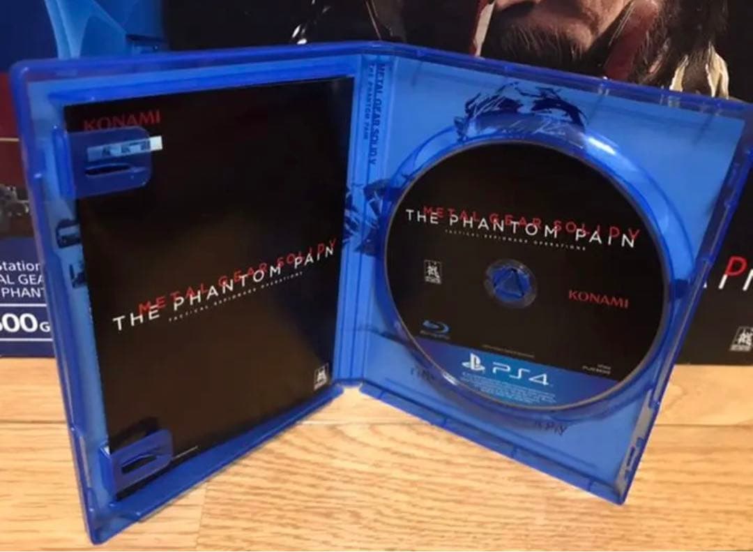 PS4 本体 LGEAR SOLID V ＋GROUND