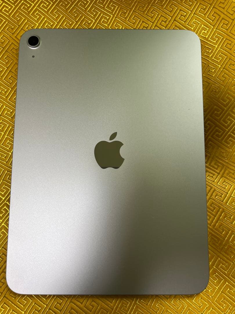 Apple iPad シルバー 本体　A16