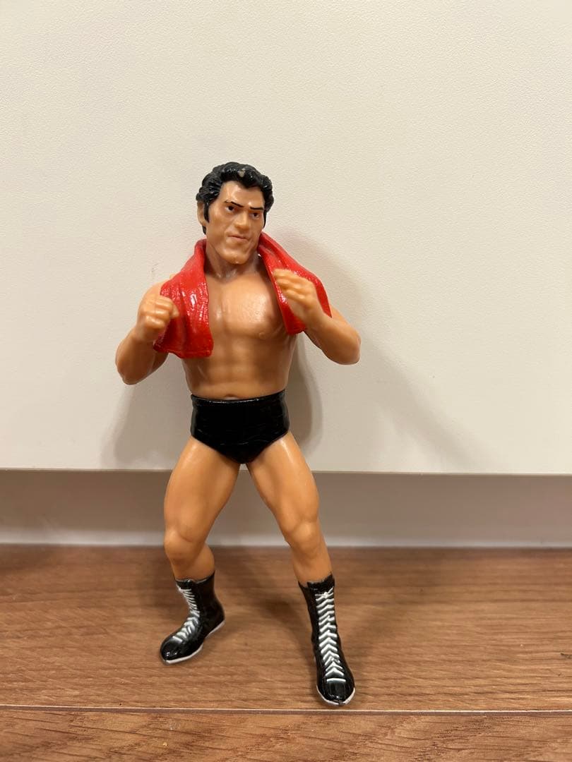 新日本プロレスフィギア5点（猪木、長州、タイガー服部、蝶野、グレートムタ未開封）