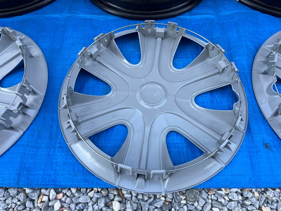 スズキ　MK94Sスペーシア純正ホイール　 ホイールキャップ4本　新車外し美品