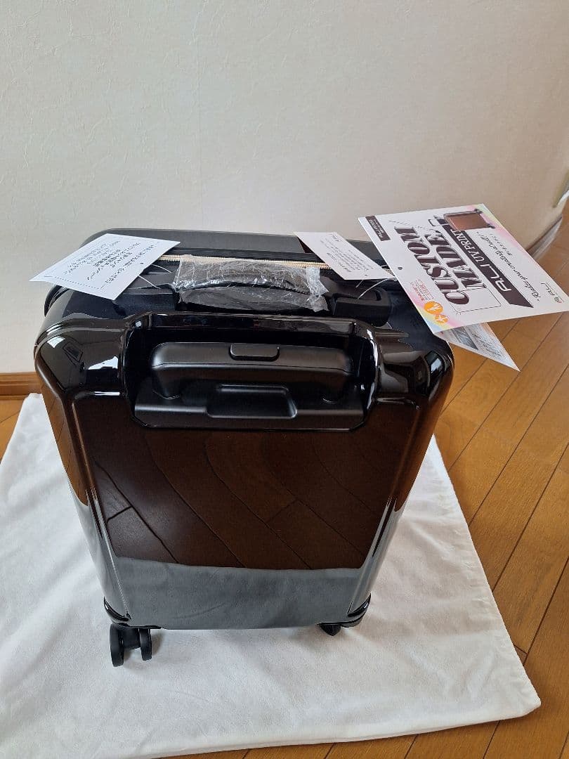 R*o様 Ado コラボ キャリーケース 黒 バラデザイン　当選非売品　新品未使