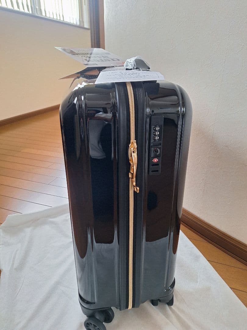 R*o様 Ado コラボ キャリーケース 黒 バラデザイン　当選非売品　新品未使