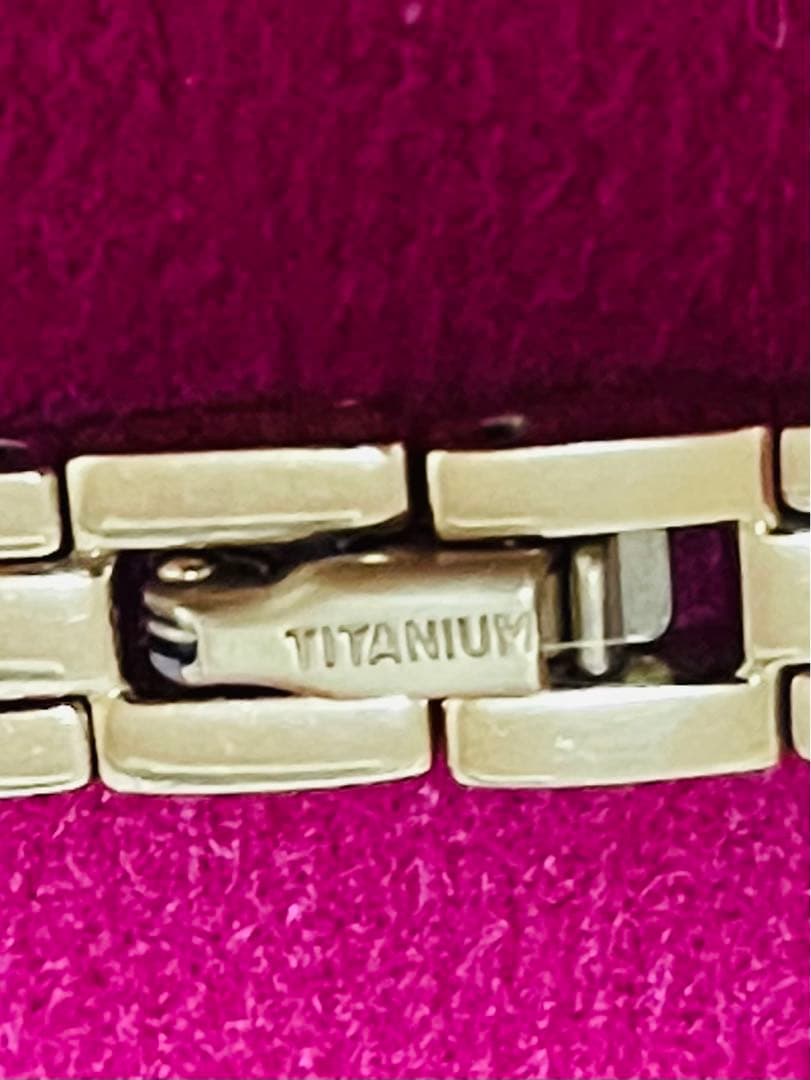 チタン製ゴールドチェーンネックレス