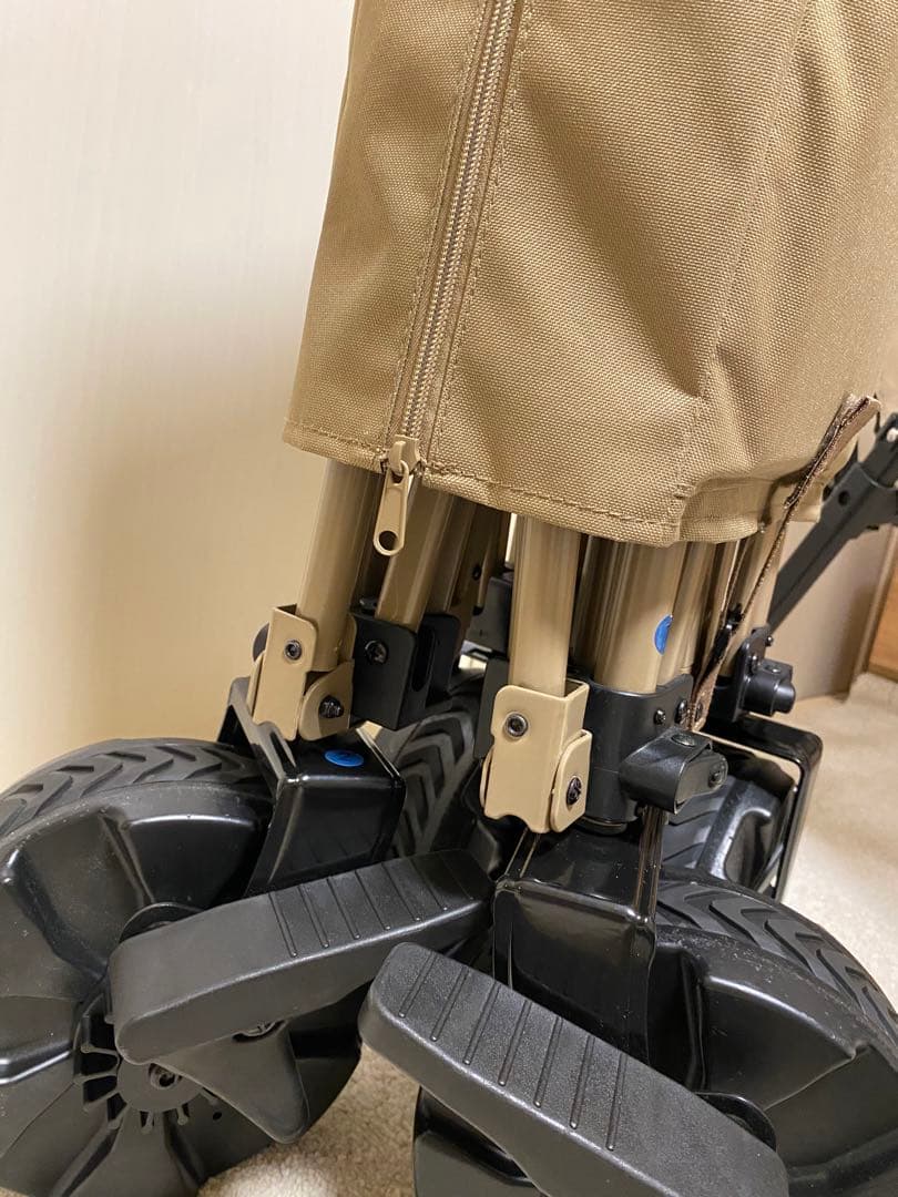 GT Coleman テーブルチェアセット