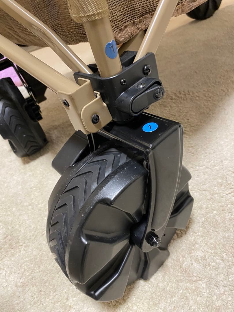 GT Coleman テーブルチェアセット