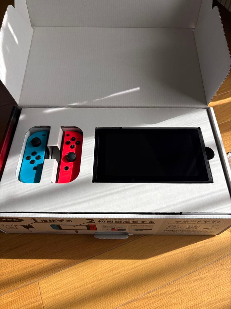 ニンテンドーSwitch 本体　ケース付き