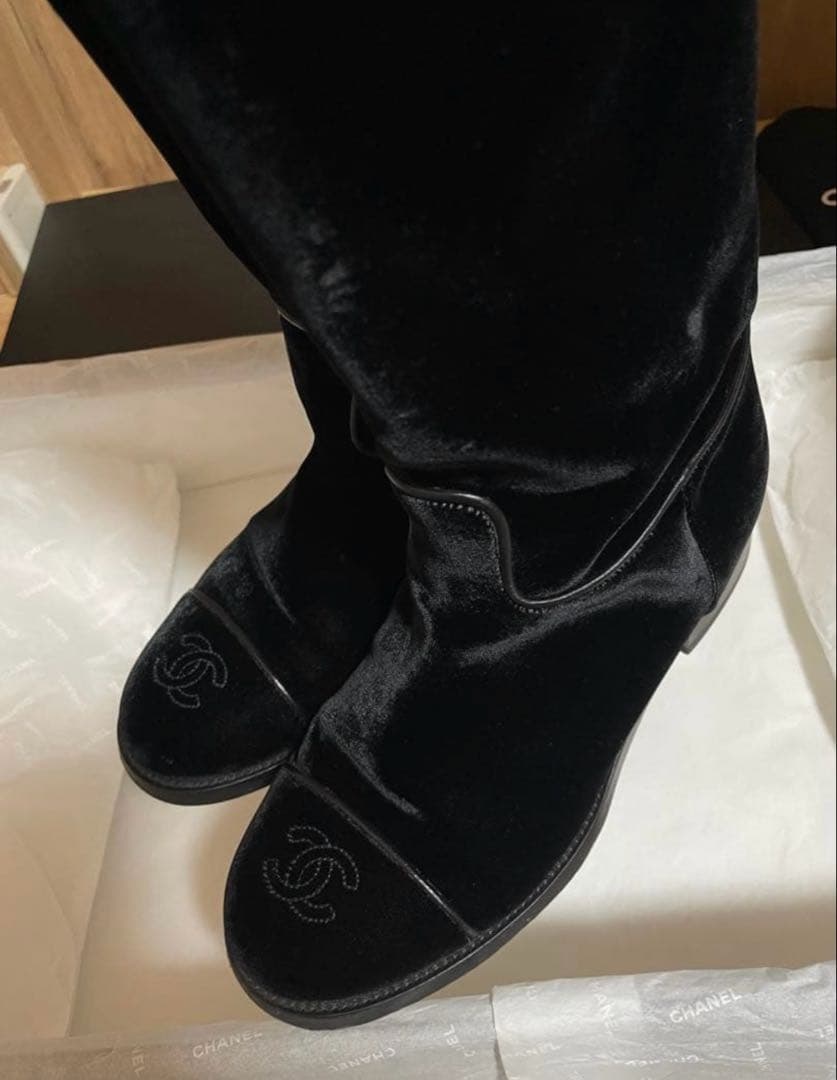 CHANELシャネルロングブーツブラックベルベットレザーフラットCCロゴ37C