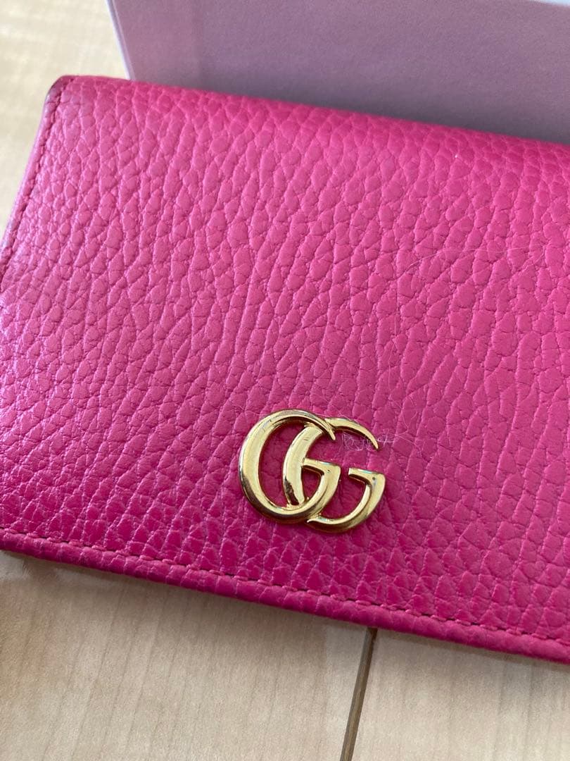 極美品、GGロゴ ピンク 二つ折り財布