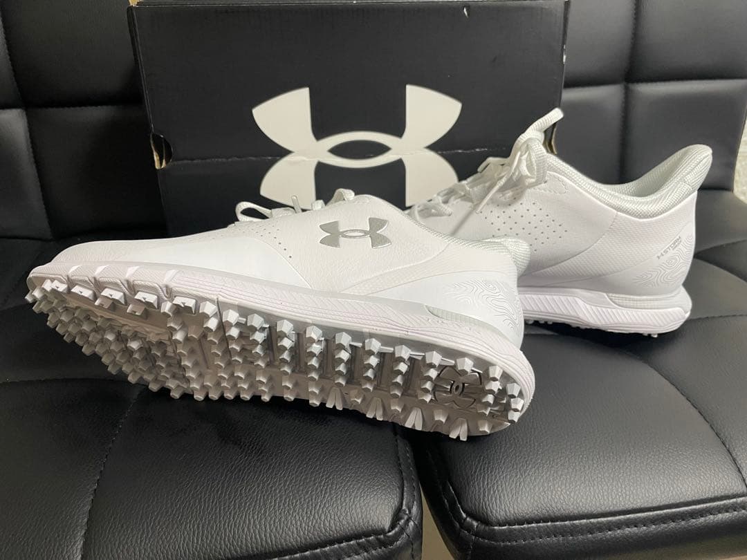 新品！Under Armour ゴルフシューズ 24センチ