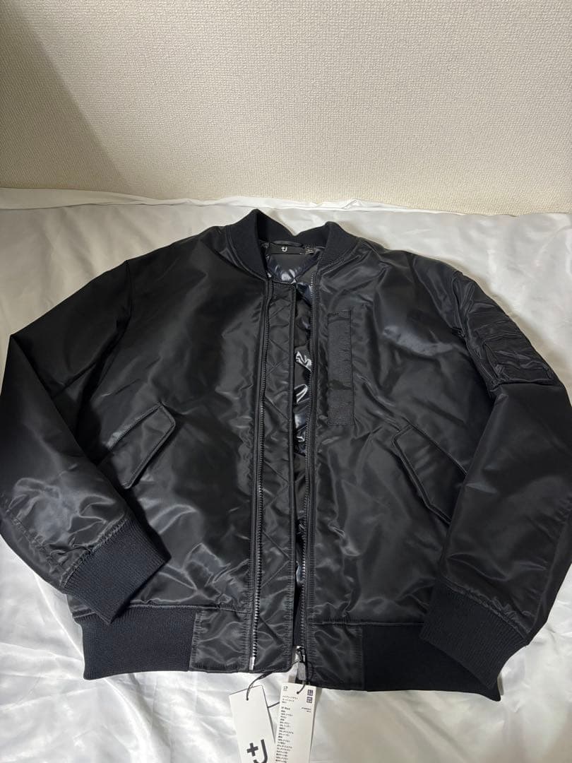 新品 サイズL +Jハイブリッド ダウンオーバーサイズMA-1 ユニクロ　黒