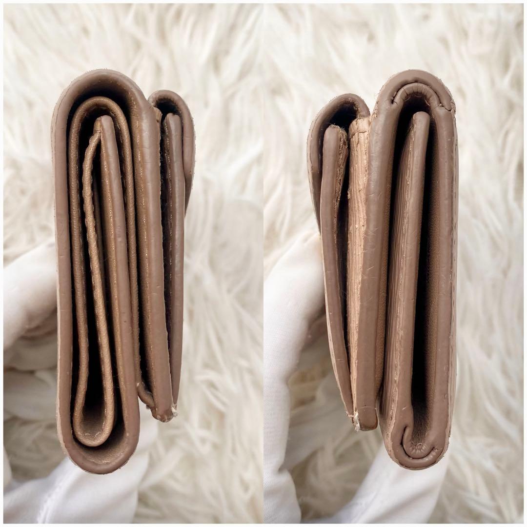カードあり✨プラダ 三つ折り 財布 レター型 サフィアーノ ロゴ金具 コンパクト