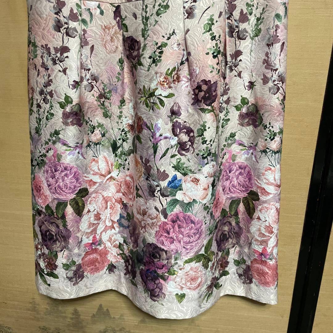 ローズティアラ大きいサイズ42 花柄　ジャガード　ワンピース　ジュエル