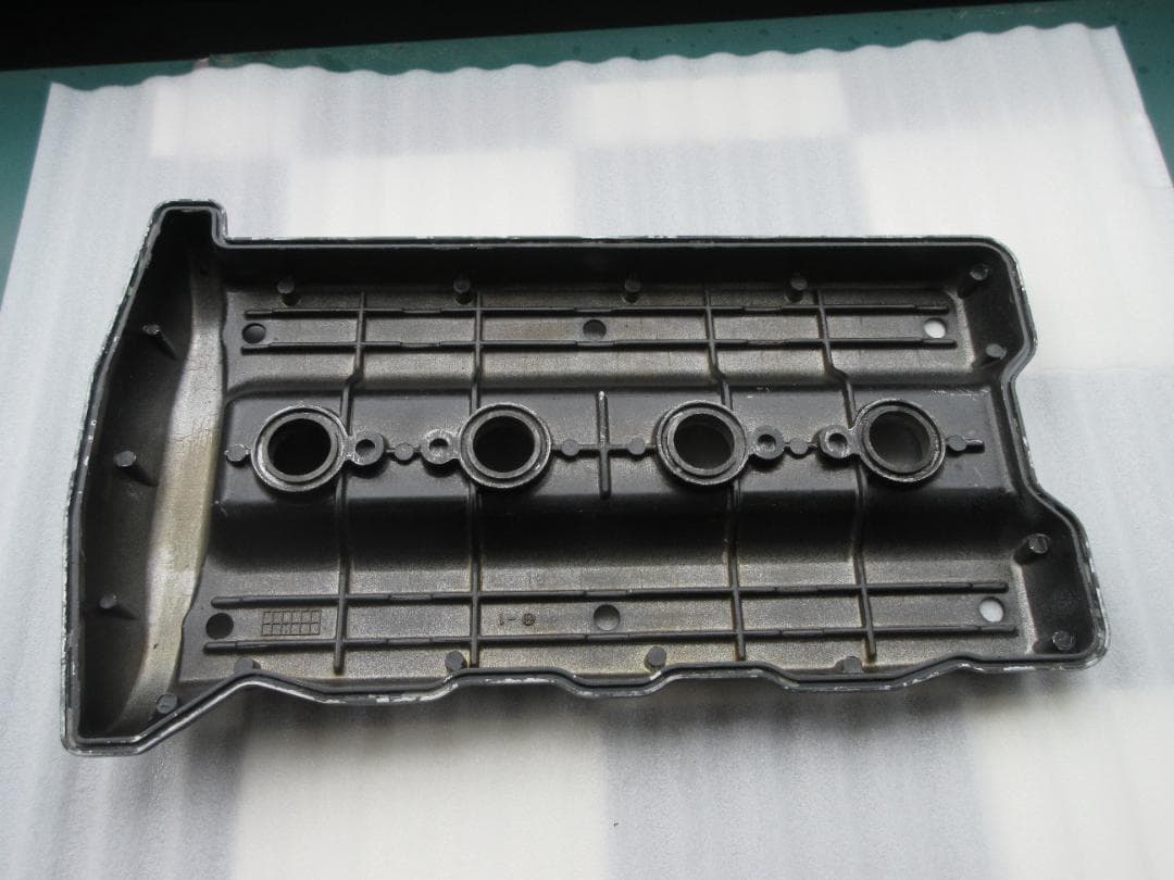 送料込み！カワサキ GPZ900R・GPZ750R ヘッドカバー 塗装済中古良品