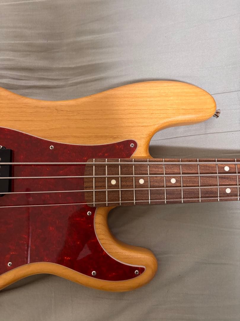 ベース SCANDAL TOMOMI PRECISION BASS [Fender]