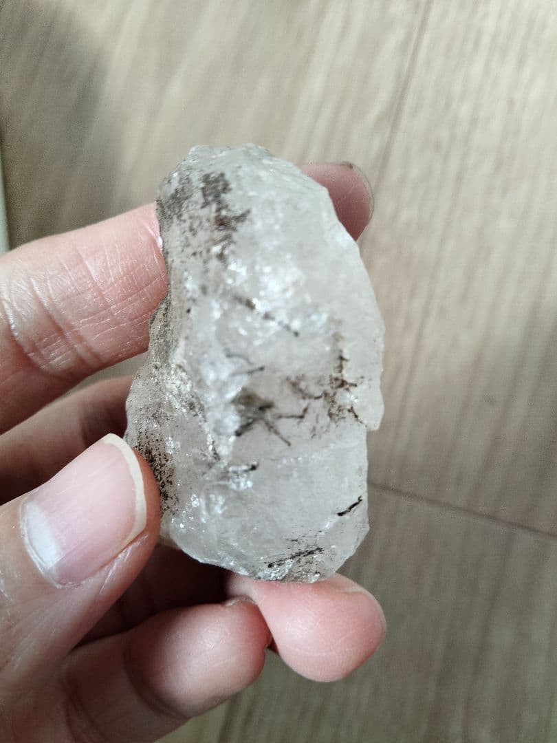 国産鉱物　山梨県　平沢鉱山　天然水晶　　トルマリン入り水晶　39g 番号706