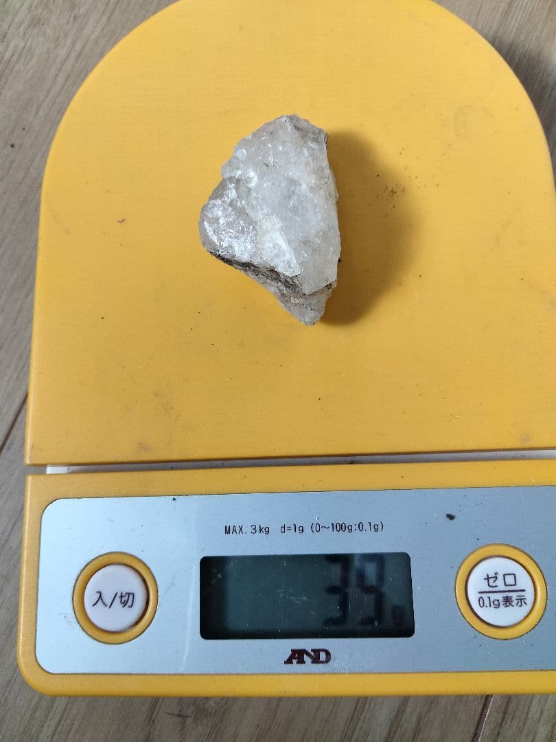 国産鉱物　山梨県　平沢鉱山　天然水晶　　トルマリン入り水晶　39g 番号706