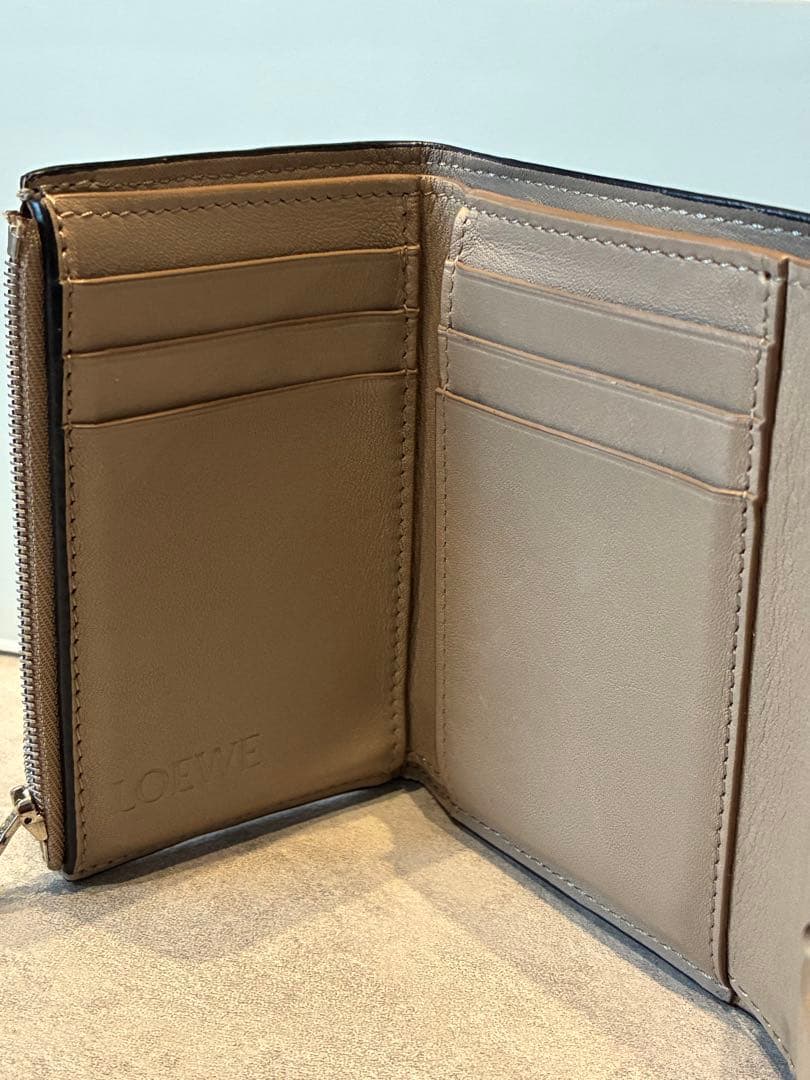 LOEVE ロエベ　アナグラム　レザー　グレージュ　三つ折り財布