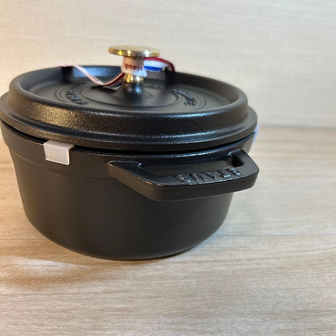 ストウブ　ココットラウンド 18cm ブラック　両手鍋　鍋