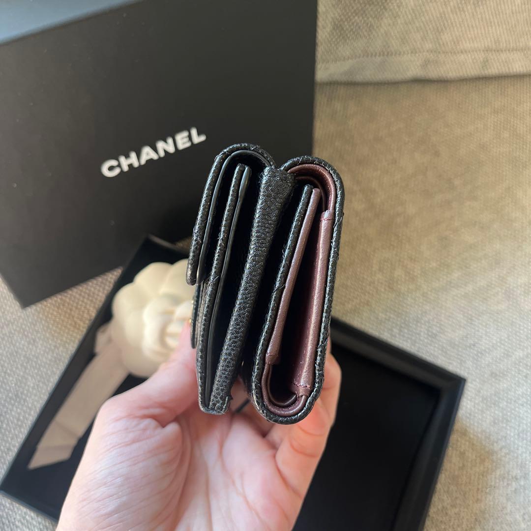極美品　CHANEL スモールフラップ　ブラック 三つ折り財布　キャビアスキン