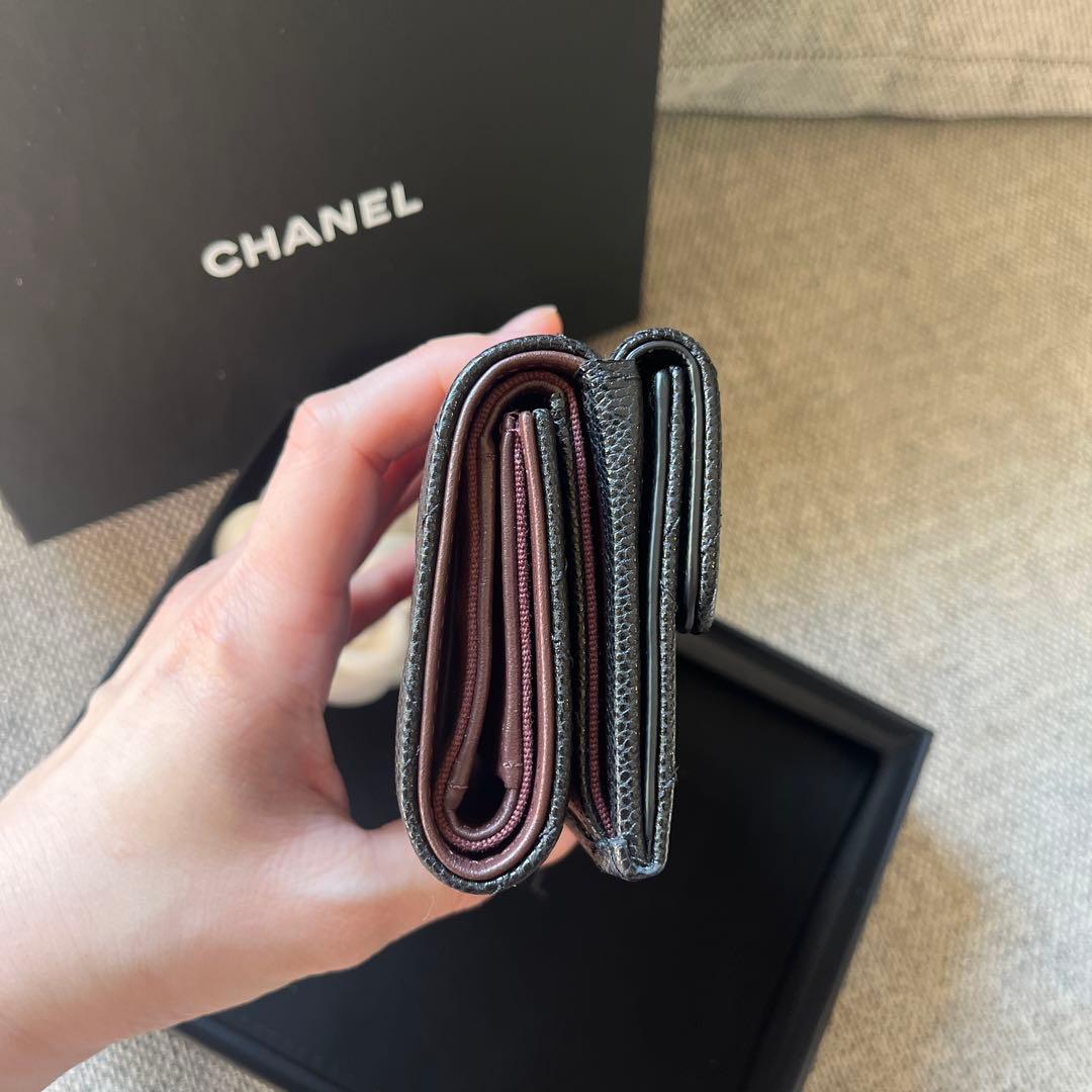 極美品　CHANEL スモールフラップ　ブラック 三つ折り財布　キャビアスキン