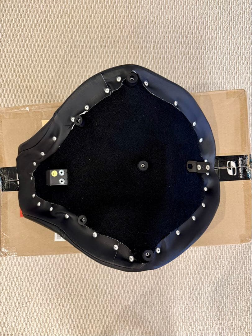 美品 Saddlemen RENEGADE TOURING ソロシート