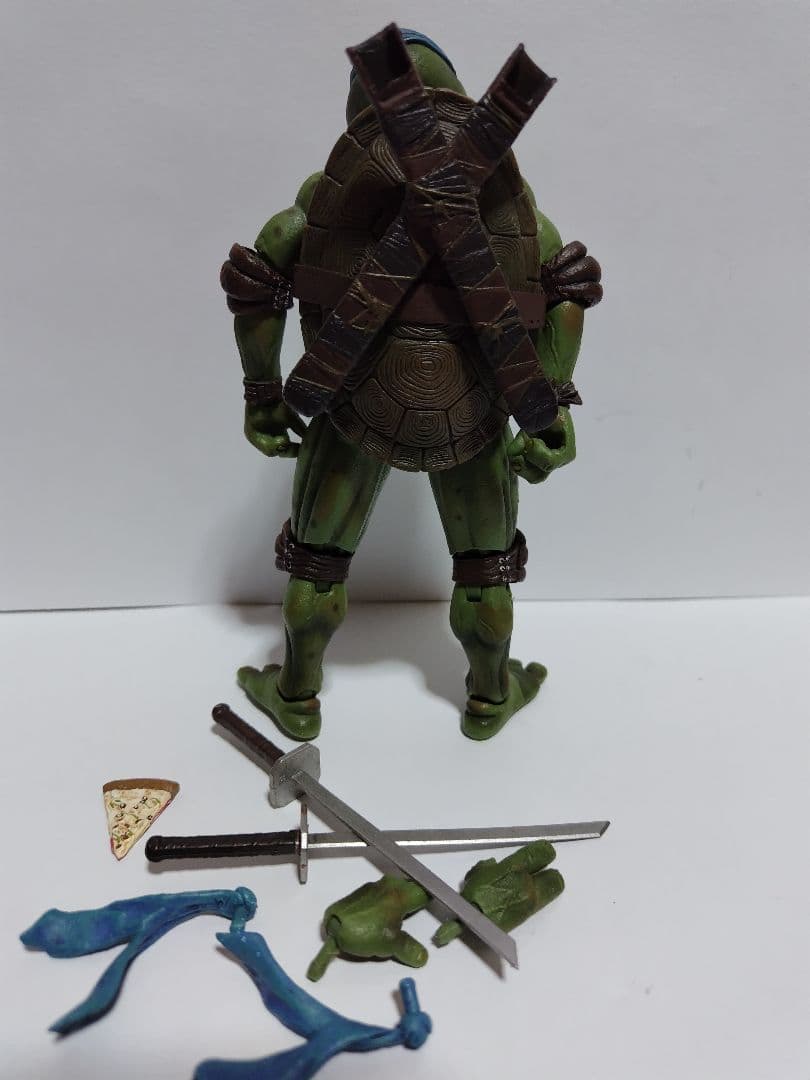 開封品 NECA ミュータントタートルズ レオナルド