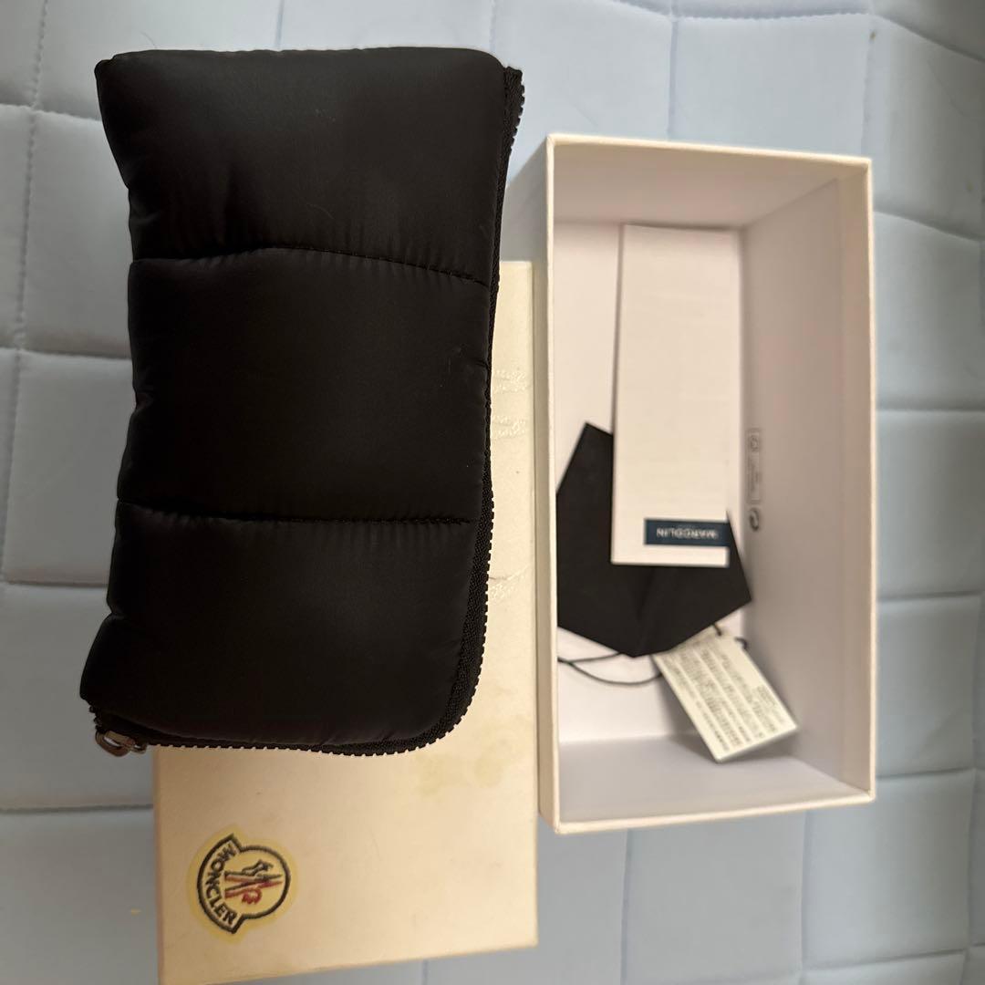 Moncler サングラス ピンク