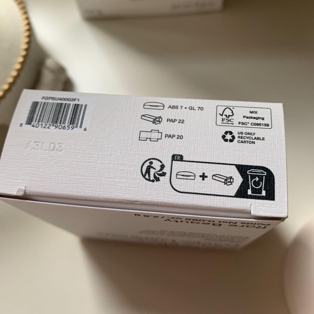 新品! RARE BEAUTY チーク Happy