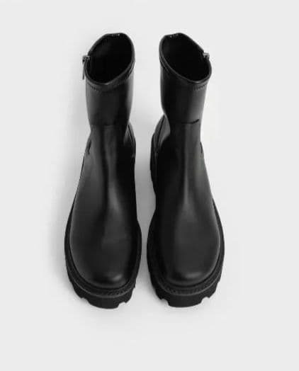 れいにー★CHARLES & KEITH★サイドジップ アンクルブーツ
