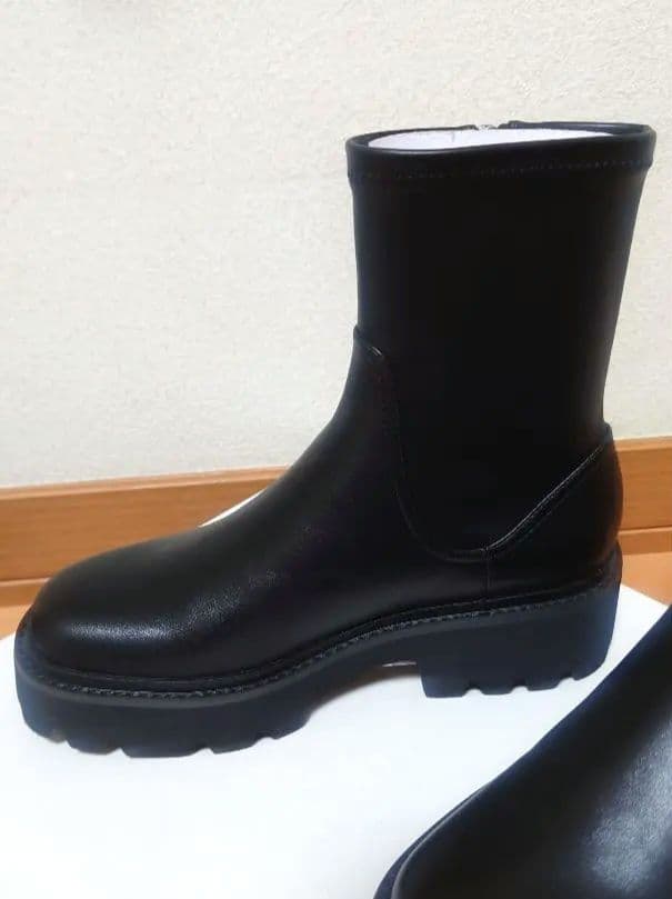 れいにー★CHARLES & KEITH★サイドジップ アンクルブーツ