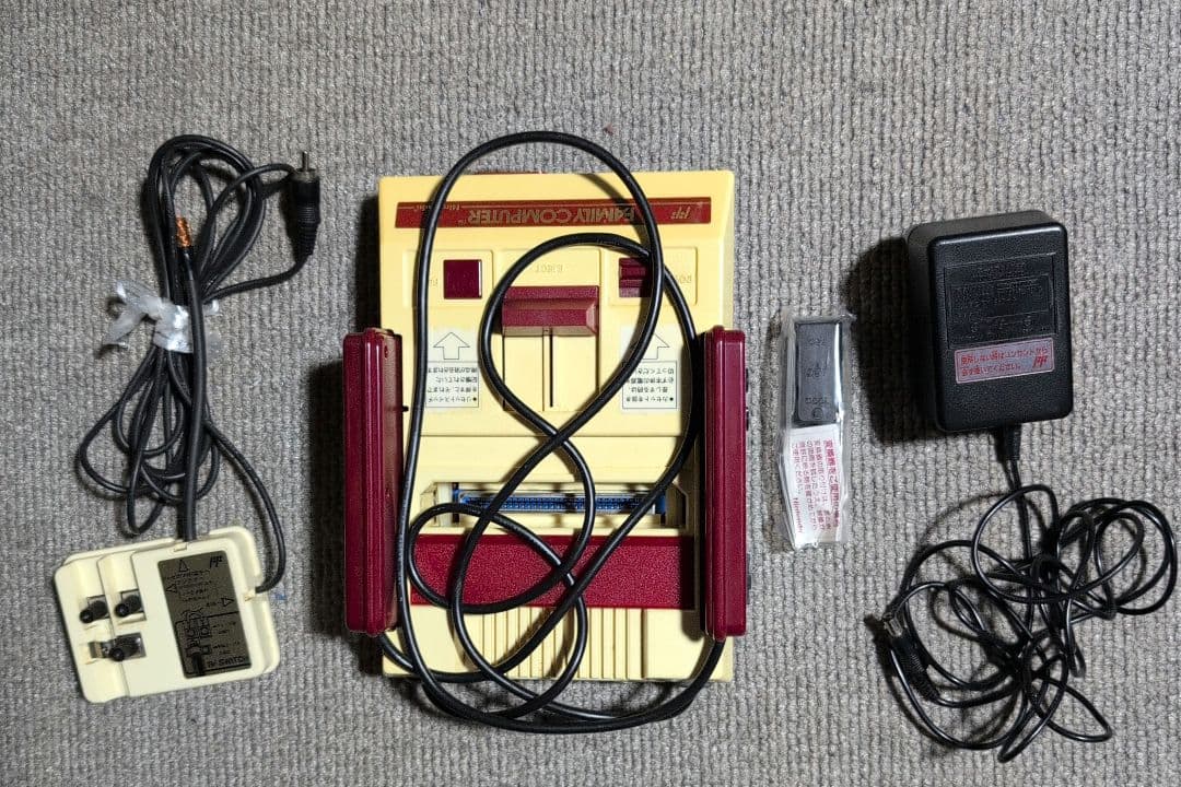 任天堂ファミリーコンコンピューター　　Nintendo HVC-001