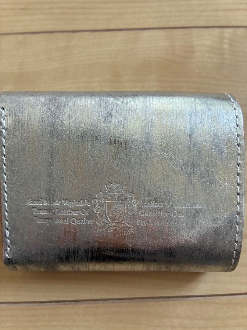 saranam 三つ折り財布　牛革　シルバー