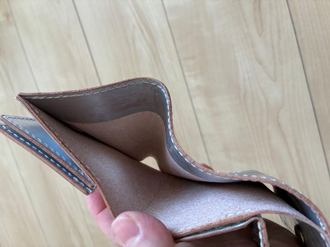 saranam 三つ折り財布　牛革　シルバー