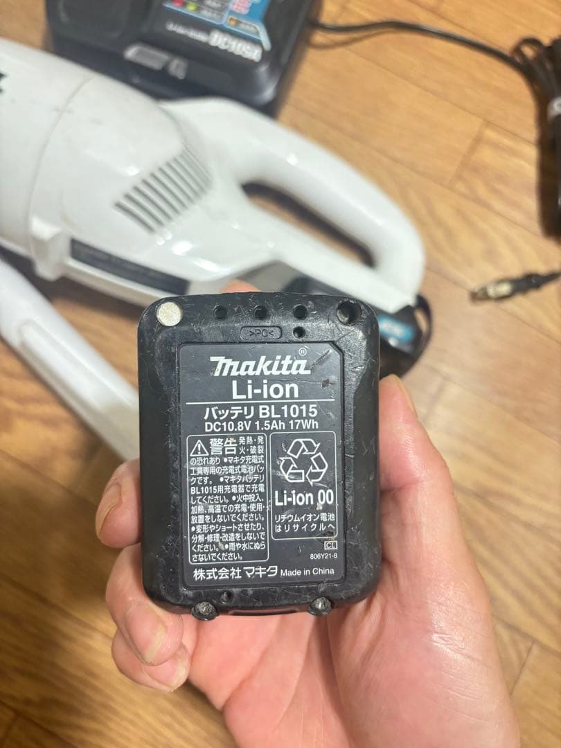 Makita CL108FD 掃除機 充電器付き