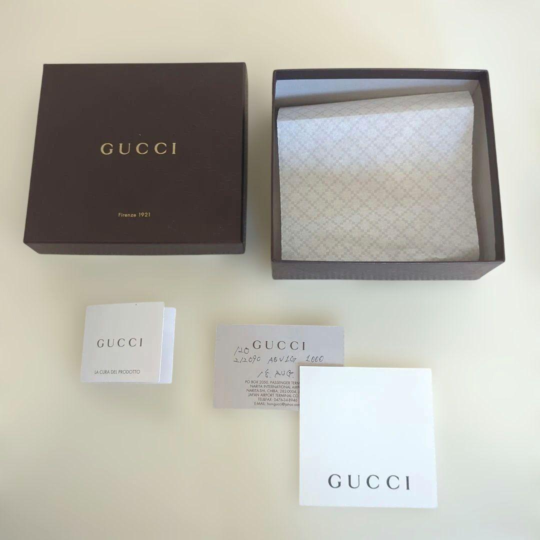 【smileくんページ】GUCCI ブラック レザー 二つ折り財布　シマ