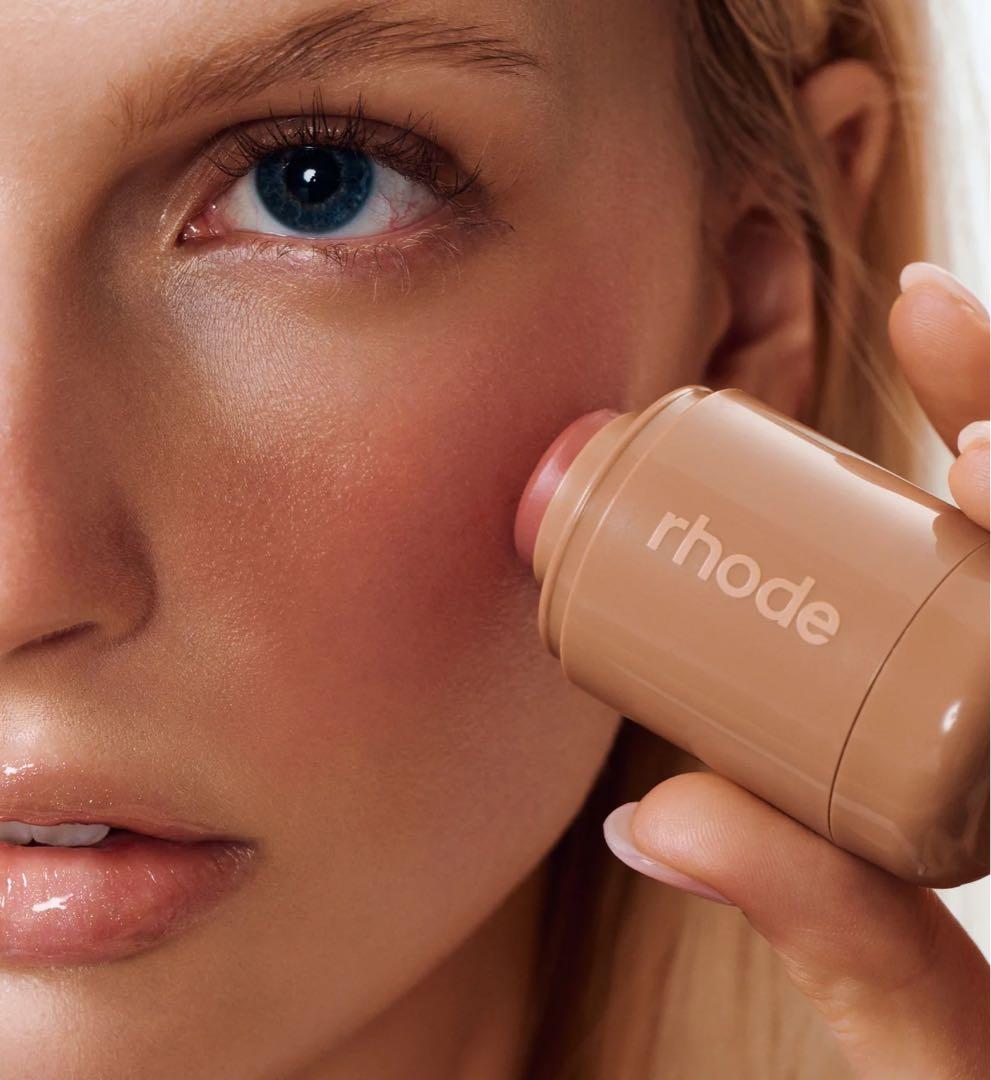 【rhode】POCKET BLUSH tan line