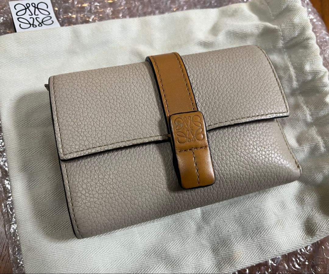 ♥*♥様 LOEWE／ロエベ　スモール バーティカル ウォレット　三つ折り財布