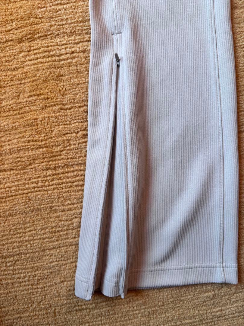 Lululemon フレアパンツ S/P BONE