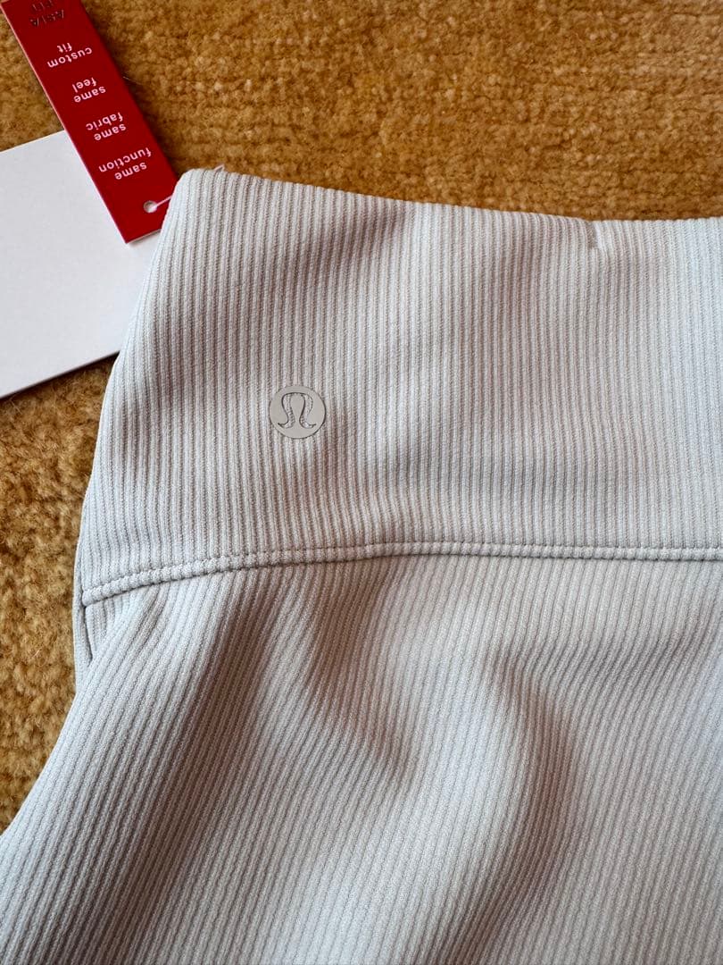 Lululemon フレアパンツ S/P BONE