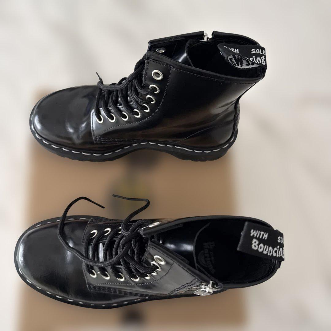 Dr. Martens ジップ ベックス ホワイトステッチ 8 ホール ブーツ