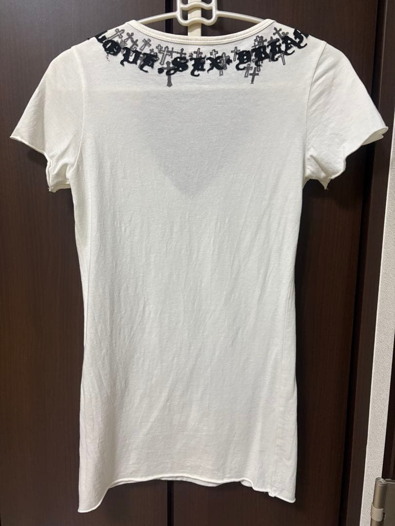 LGB VネックＴシャツ　十字架プリント