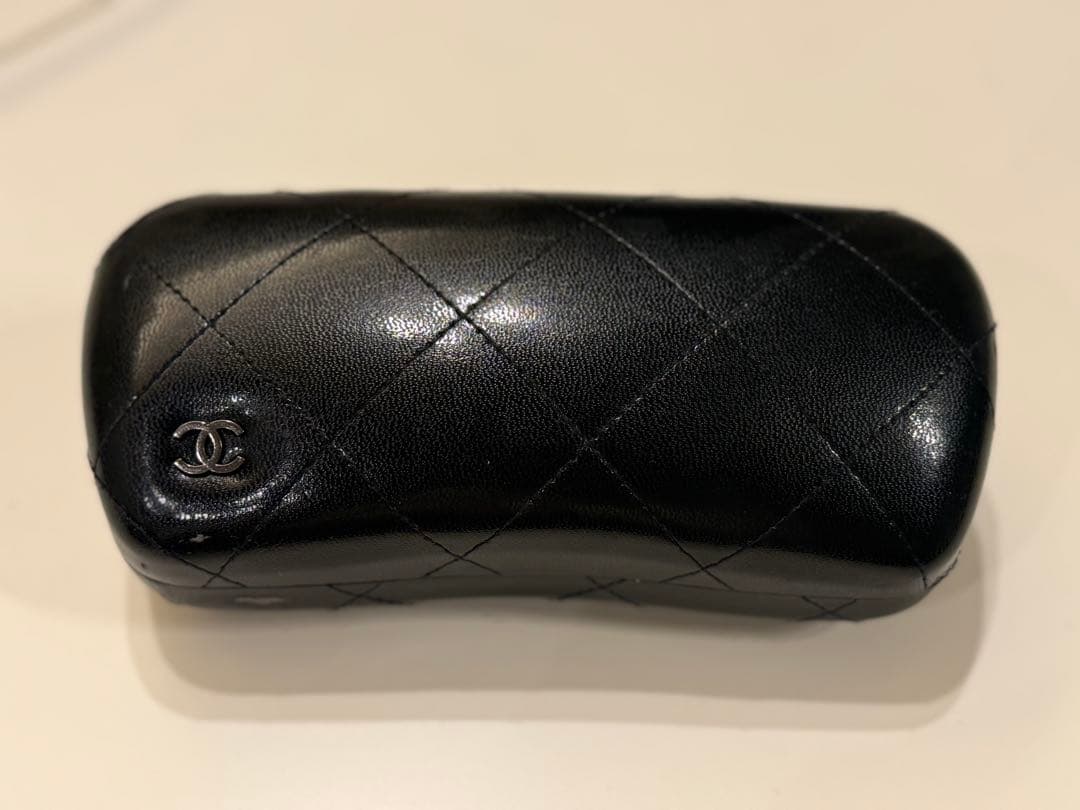 I*o様 CHANEL ブラック キャットアイ サングラス ケース付き