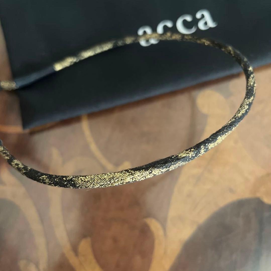 アッカ　acca 美品　カチューシャ　黒　ゴールド