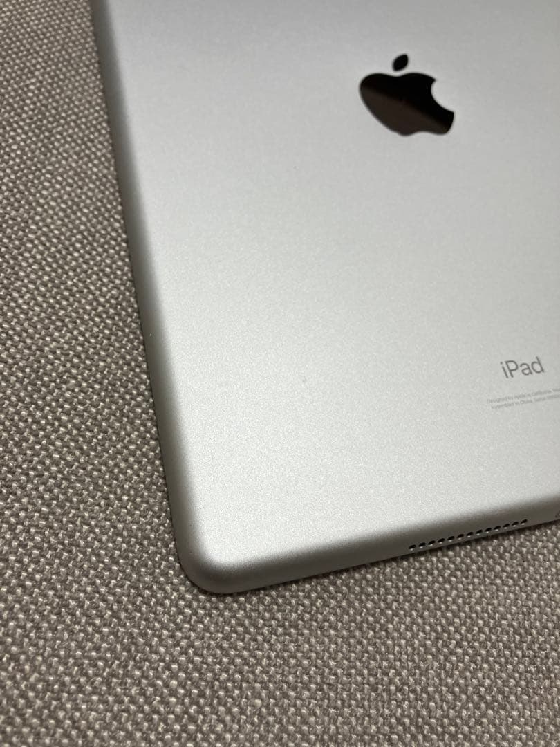 Apple iPad8 第8世代　32GB シルバー