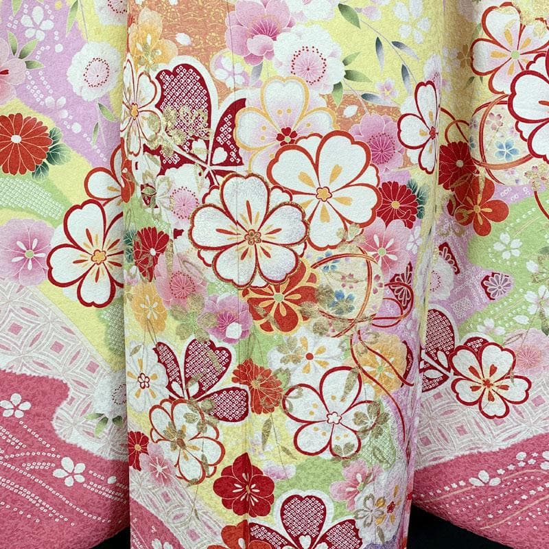 602z29☆かわいい！振袖 銀通し 古典柄 刺繍☆美品 成人式結婚式 十三参り